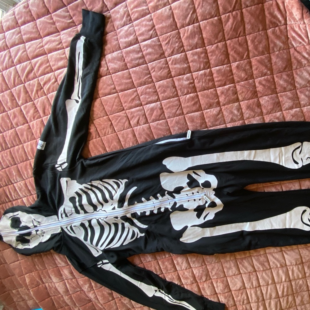 Tipsey elves skeleton suit